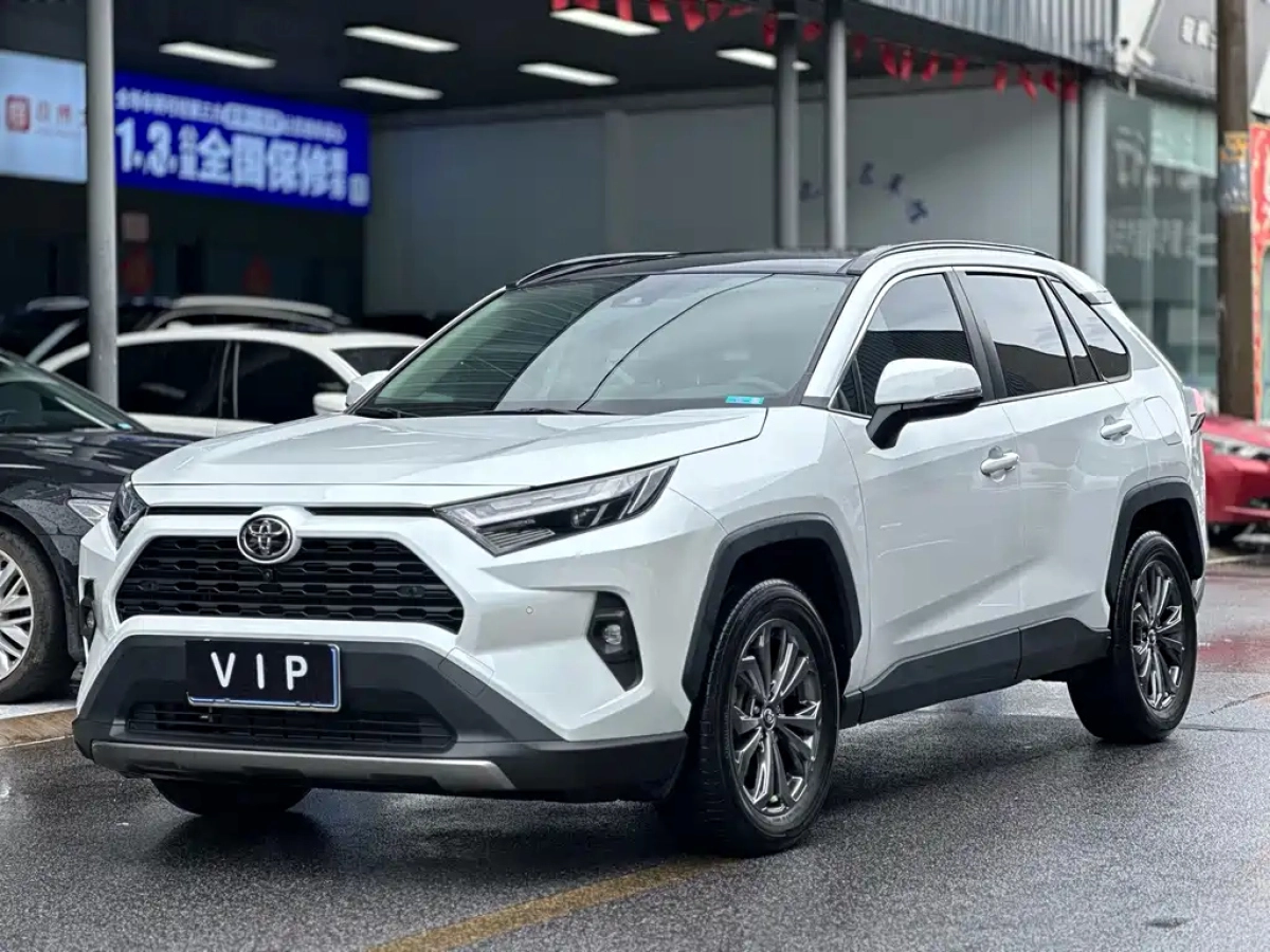 TOYOTA RAV4  2024