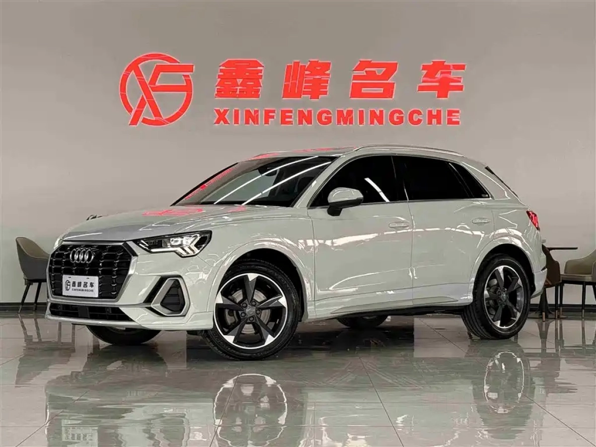 AUDI Q3  2019