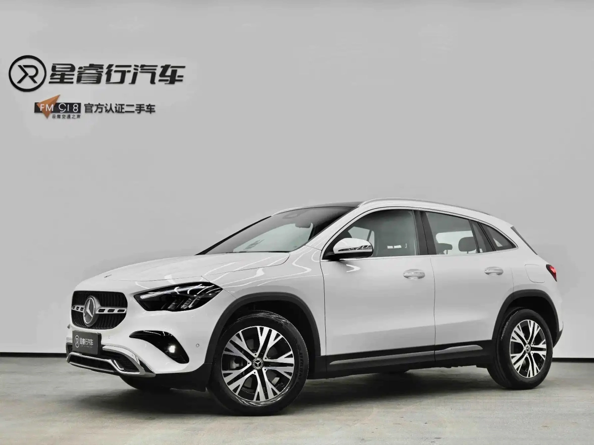 MERCEDES-BENZ GLA