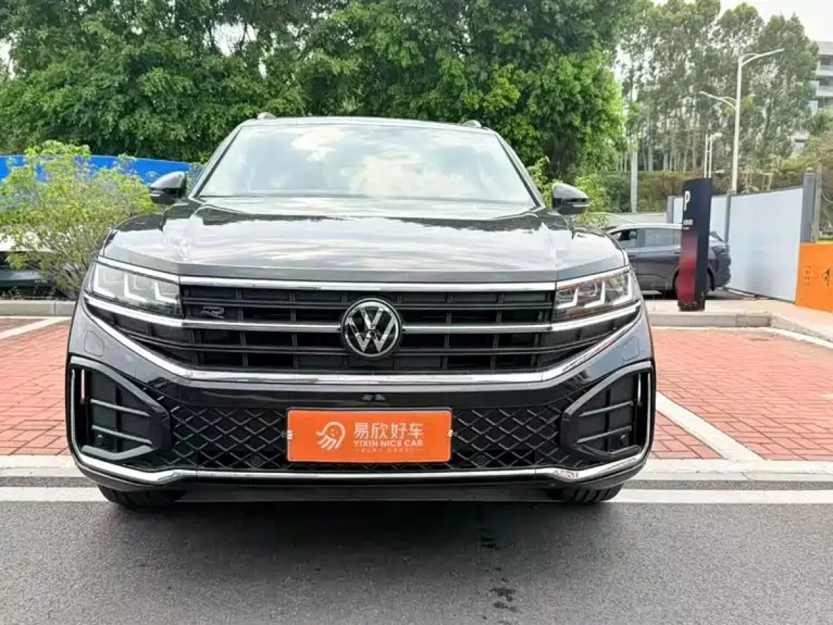 VOLKSWAGEN TOUAREG