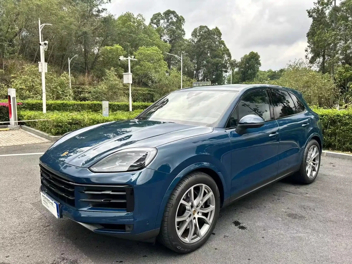 PORSCHE CAYENNE  2025