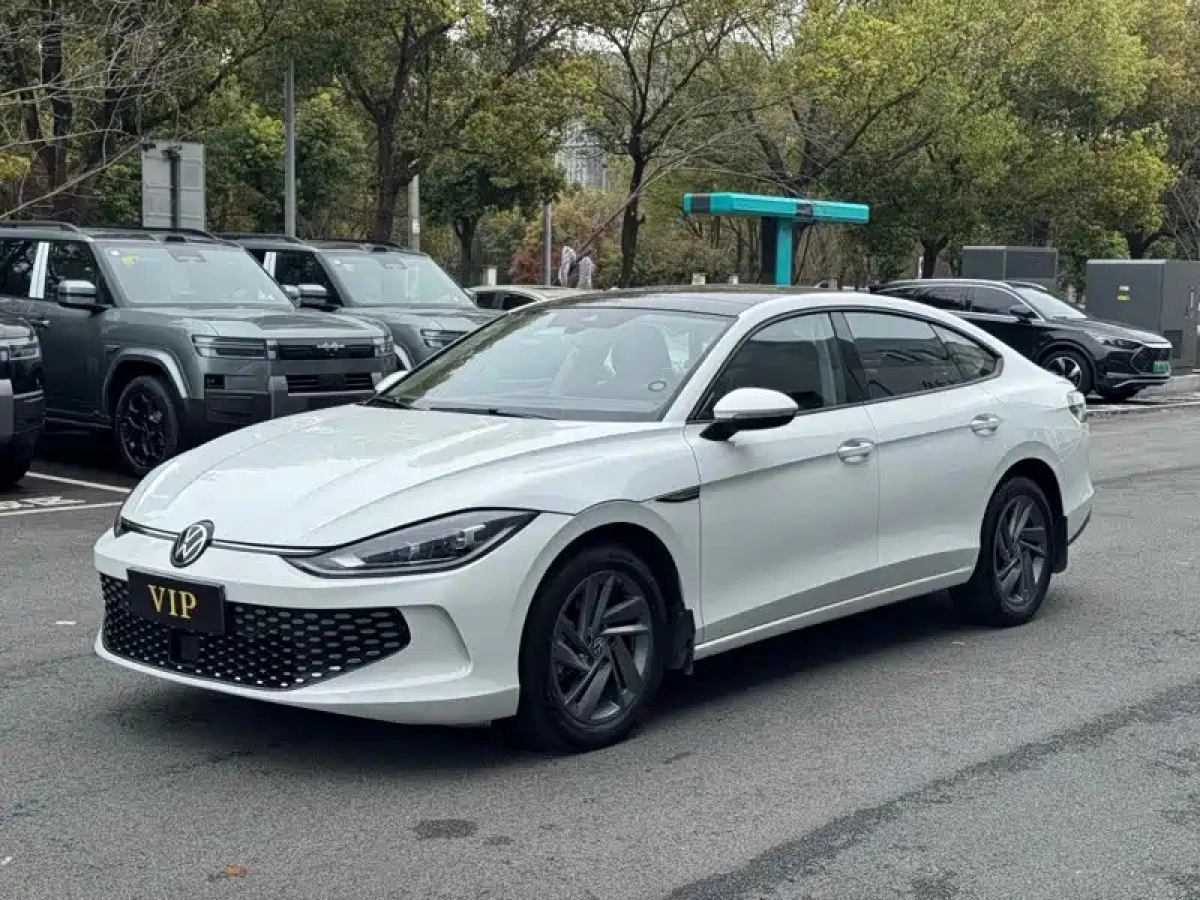 VOLKSWAGEN LAMANDO  2023