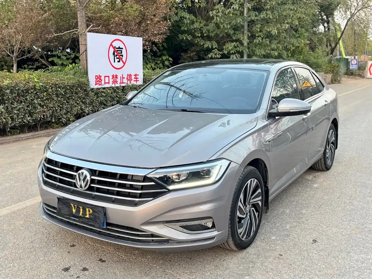 VOLKSWAGEN SAGITAR  2022