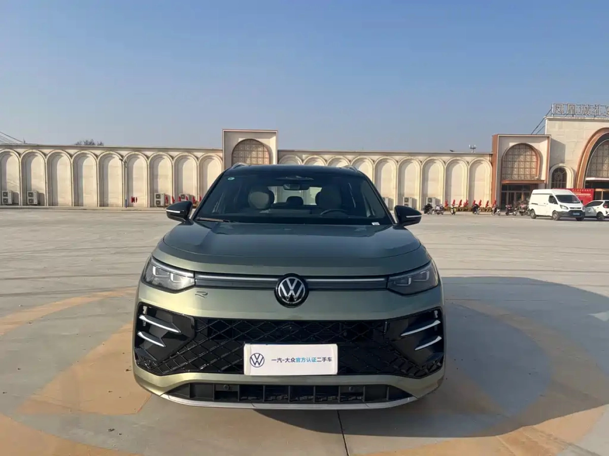 VOLKSWAGEN TAYRON  2025