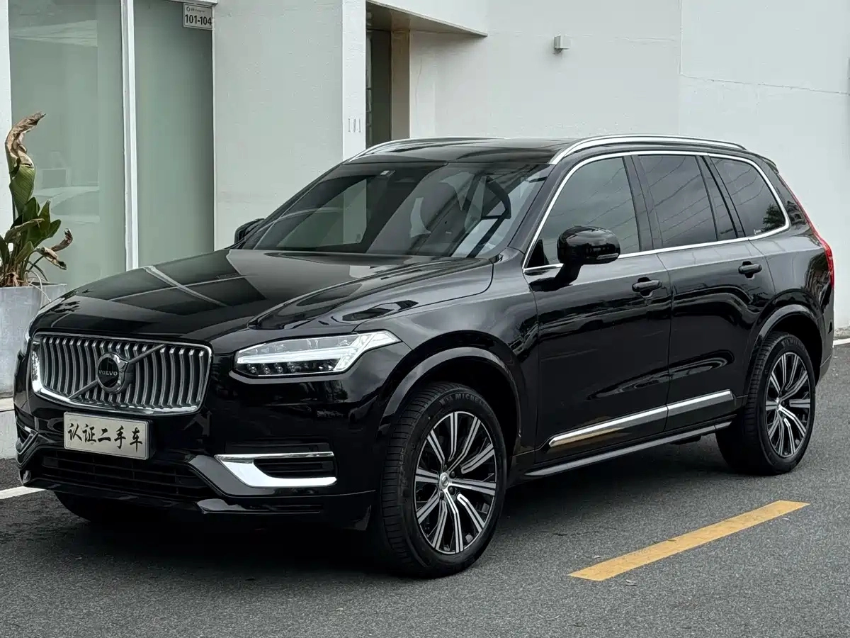 VOLVO XC90