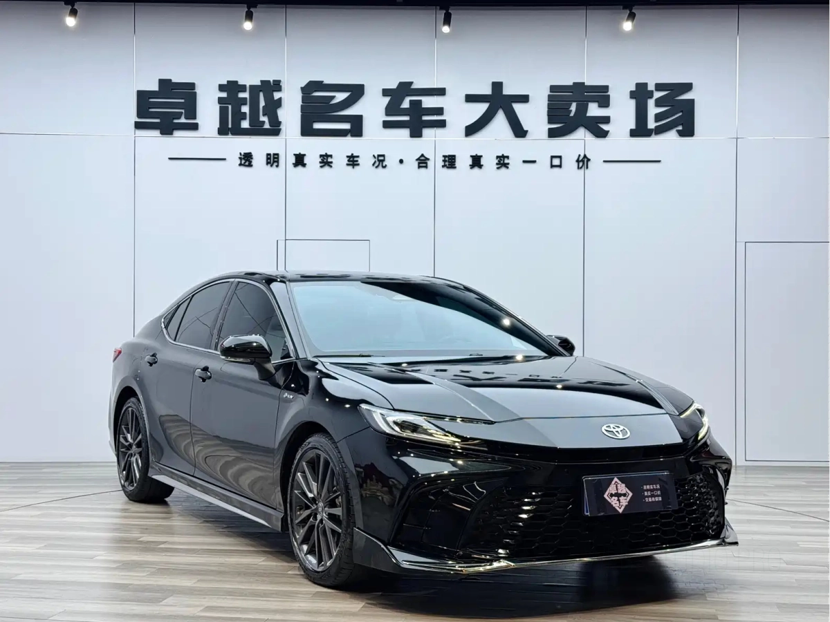 TOYOTA CAMRY  2025