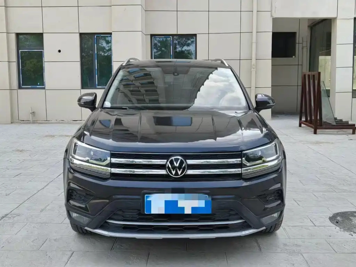 VOLKSWAGEN THARU