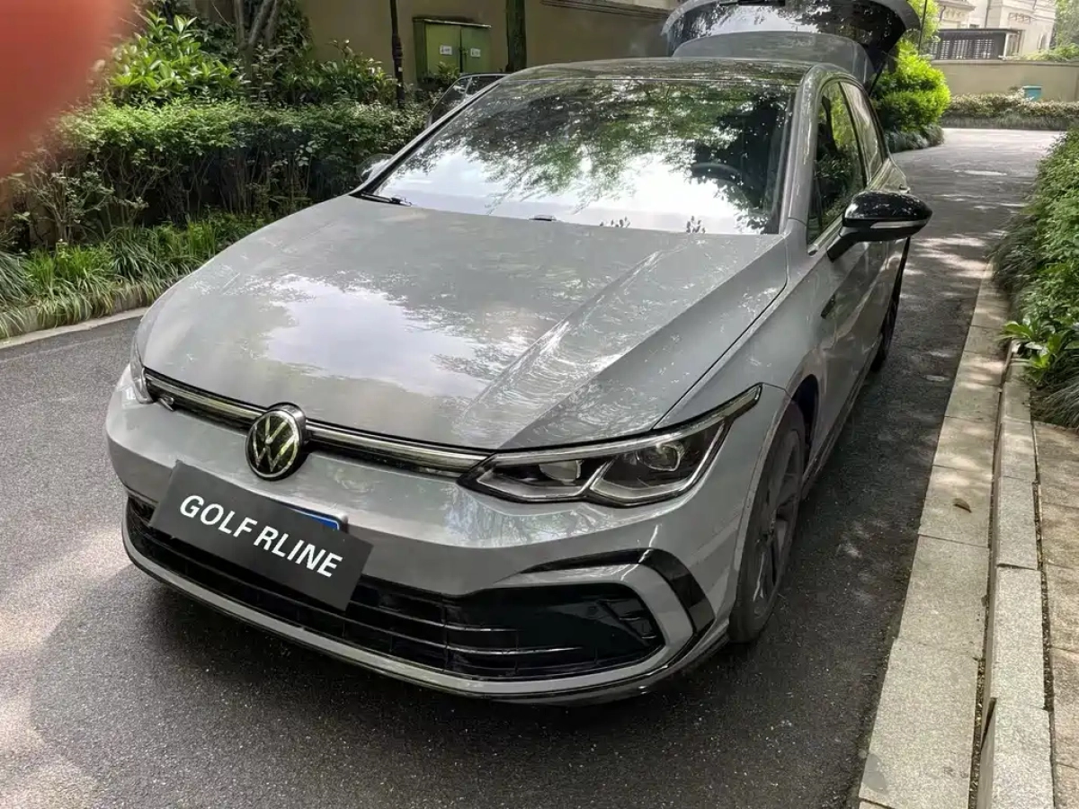 VOLKSWAGEN GOLF  2022