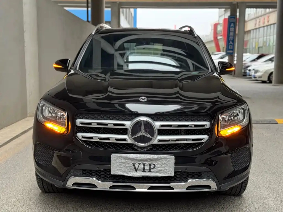 MERCEDES-BENZ GLB