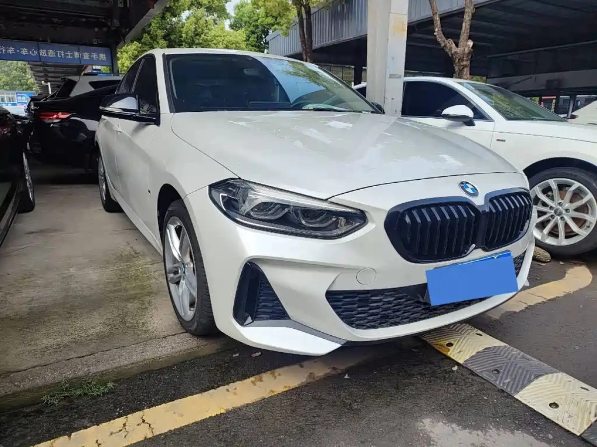 BMW 1-SERIES  2022