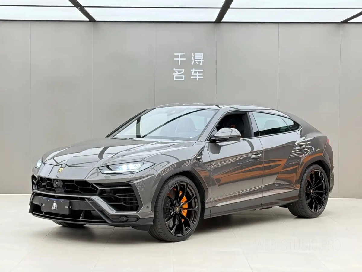 LAMBORGHINI URUS  2022