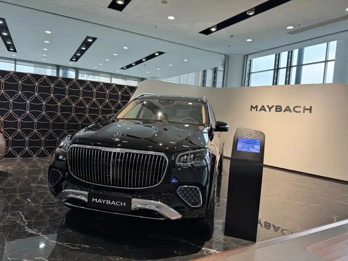 MERCEDES-BENZ GLS  2024