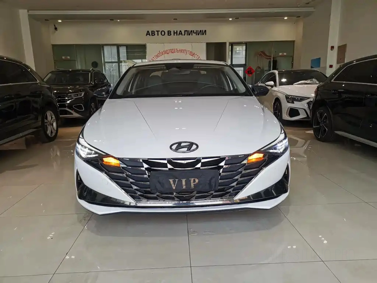 HYUNDAI ELANTRA