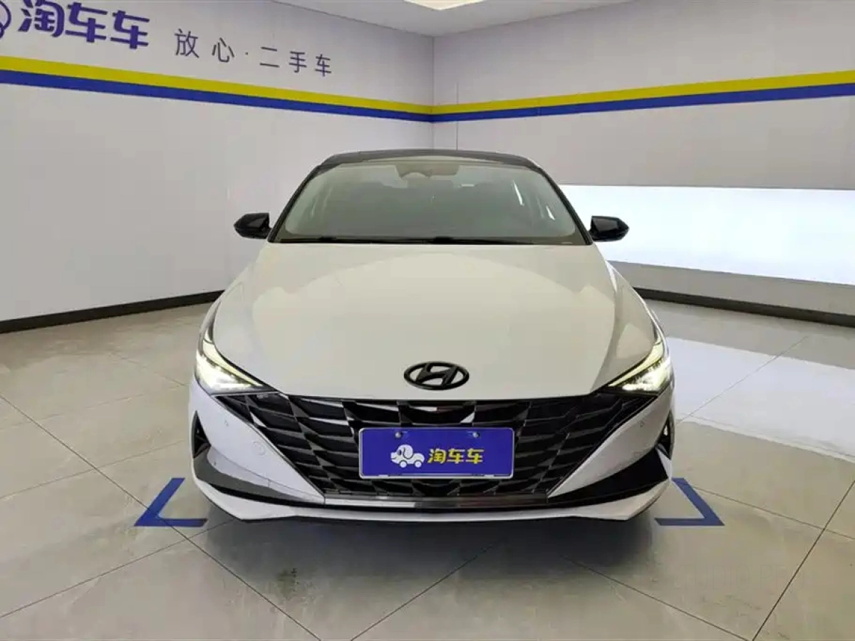 HYUNDAI ELANTRA
