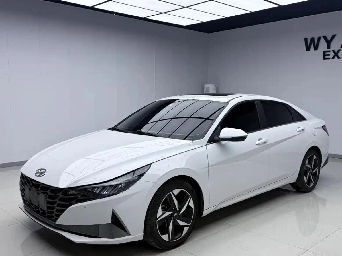 HYUNDAI ELANTRA  2022