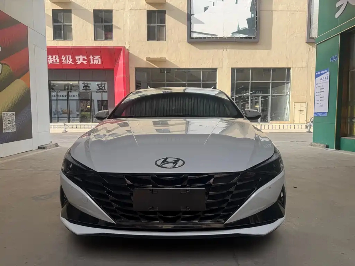 HYUNDAI ELANTRA