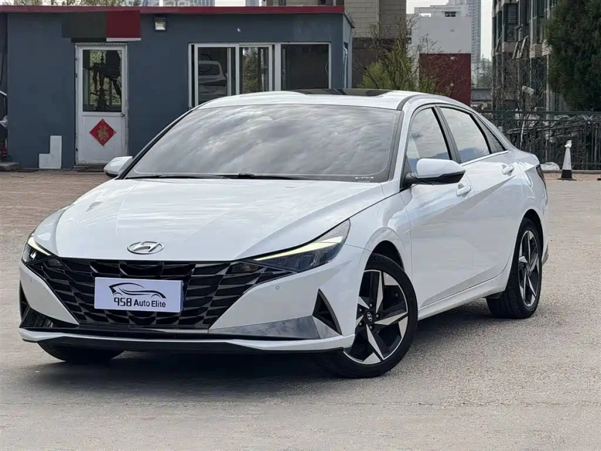 HYUNDAI ELANTRA  2022