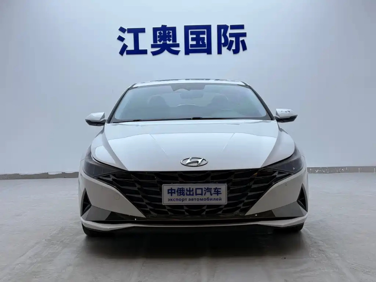 HYUNDAI ELANTRA