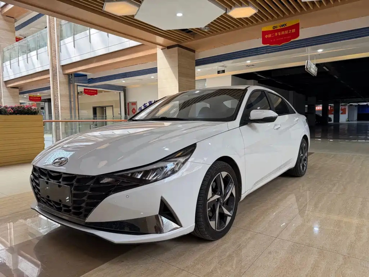 HYUNDAI ELANTRA  2022