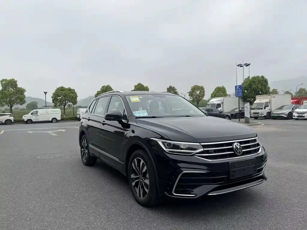 VOLKSWAGEN TIGUAN L