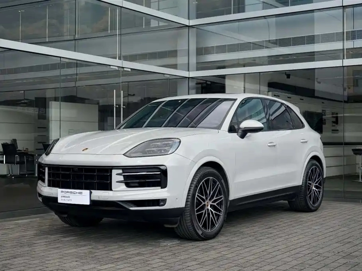 PORSCHE CAYENNE  2025