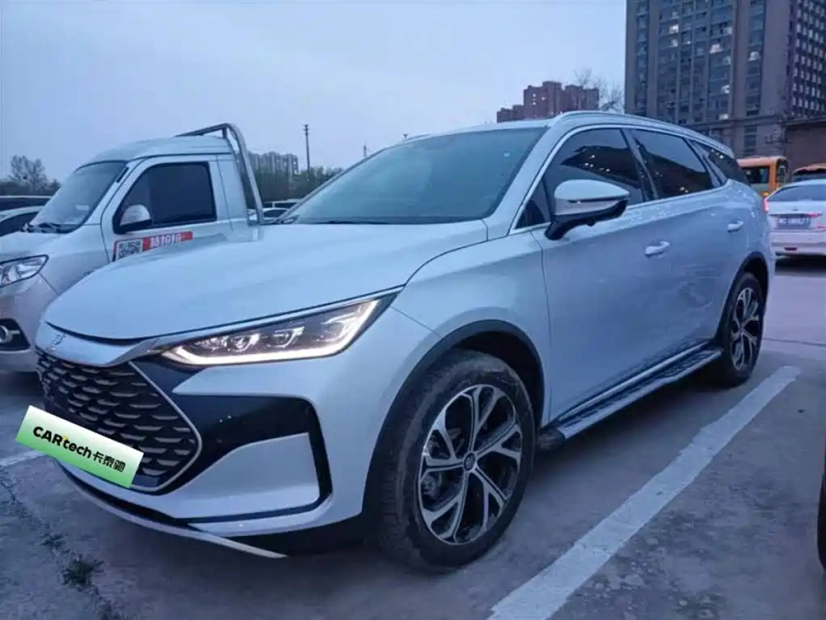 BYD TANG  2025