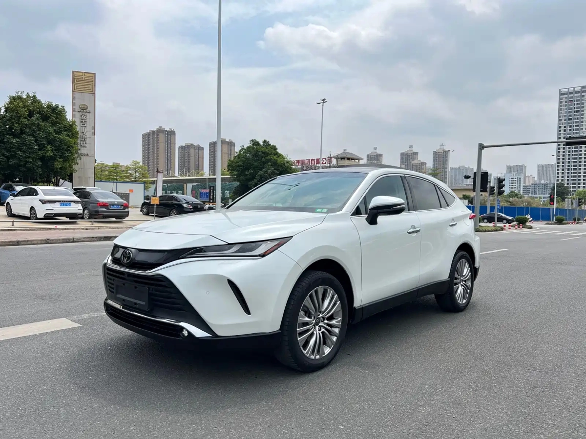 TOYOTA HARRIER  2022