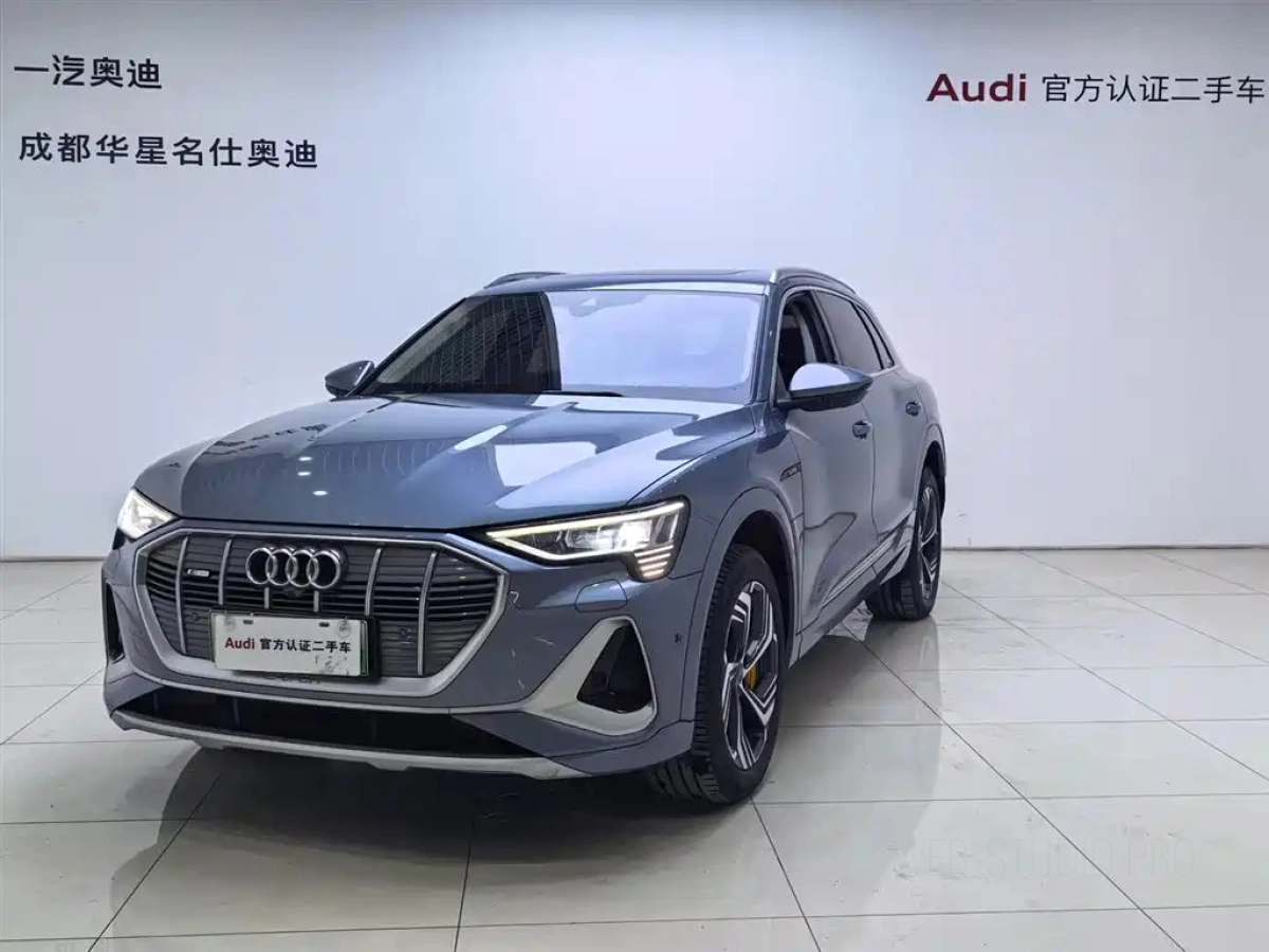 AUDI E-TRON  2024