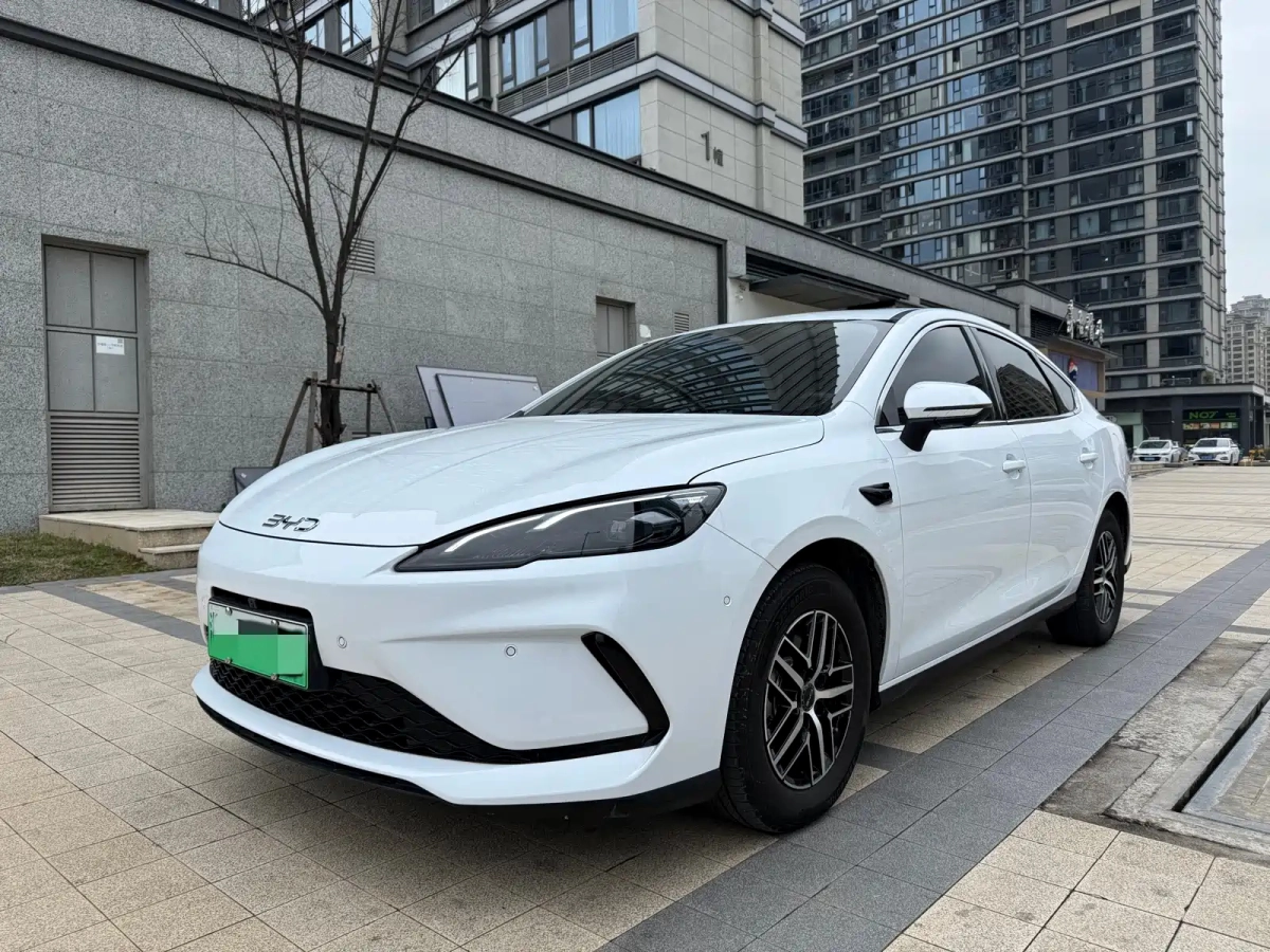 BYD SEAL 05 DM-I  2025