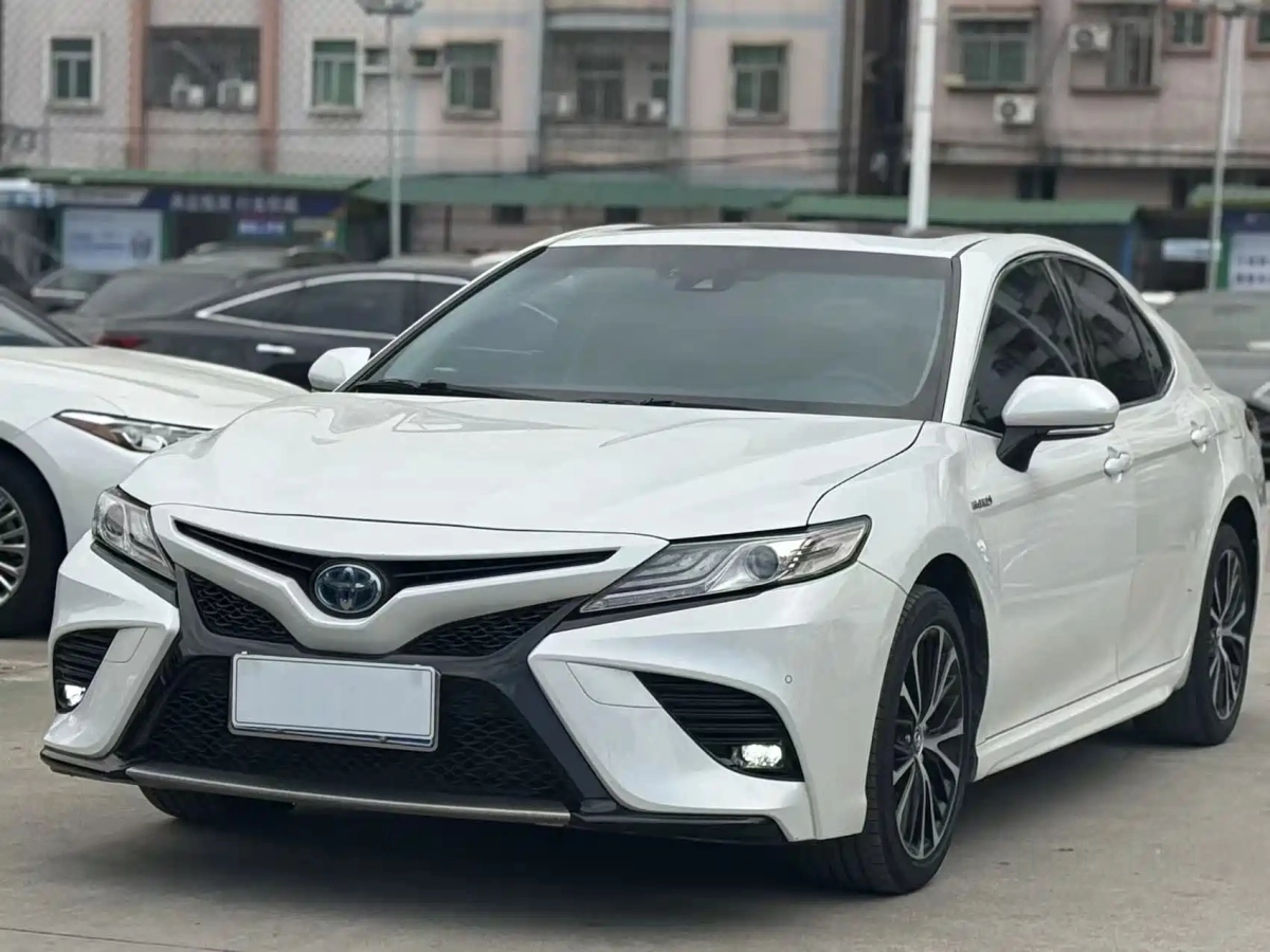 TOYOTA CAMRY