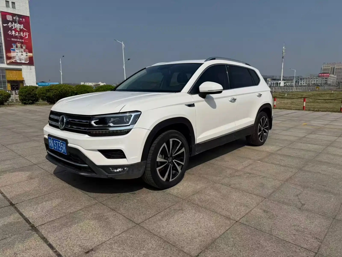 VOLKSWAGEN THARU  2019