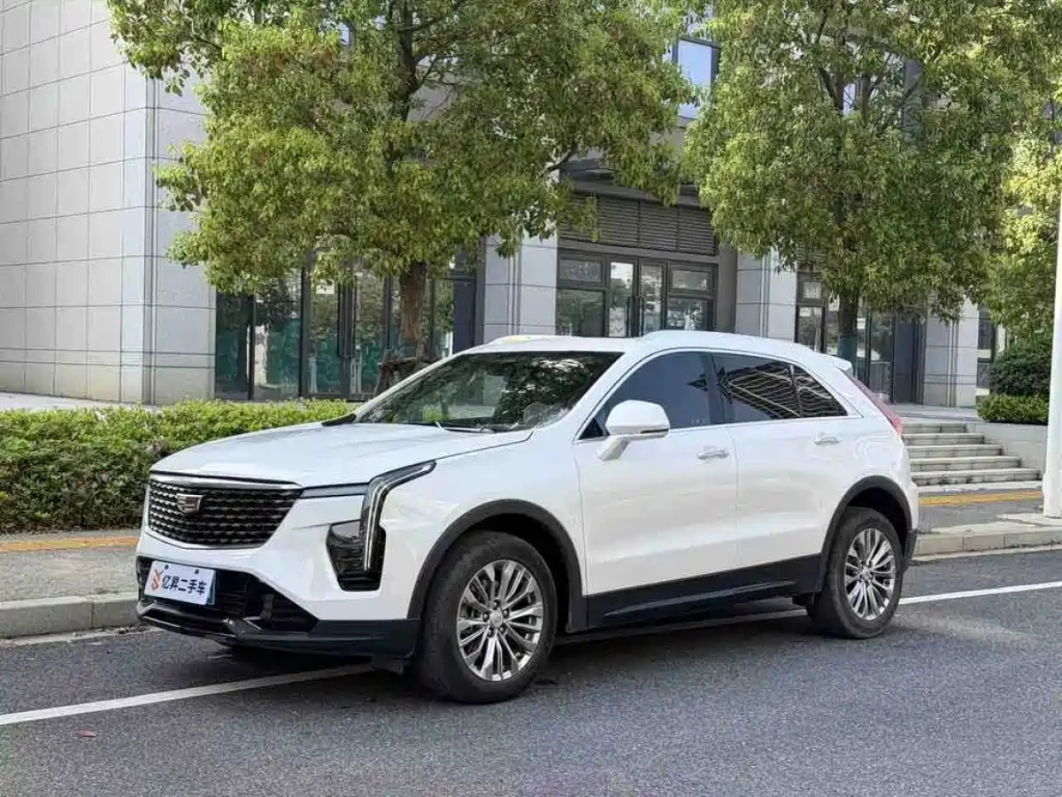 CADILLAC XT4