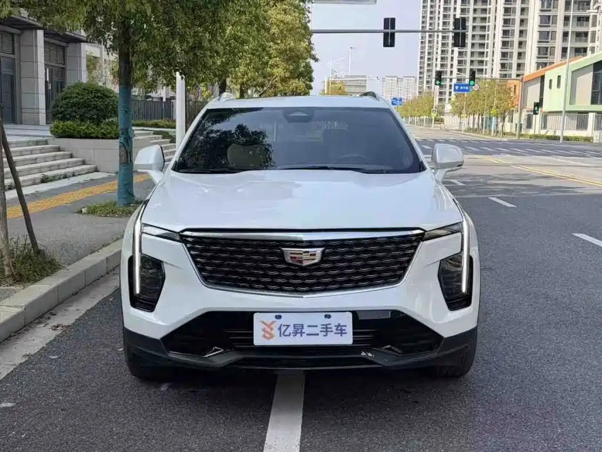 CADILLAC XT4