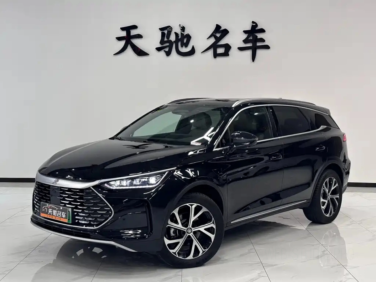 BYD TANG  2025