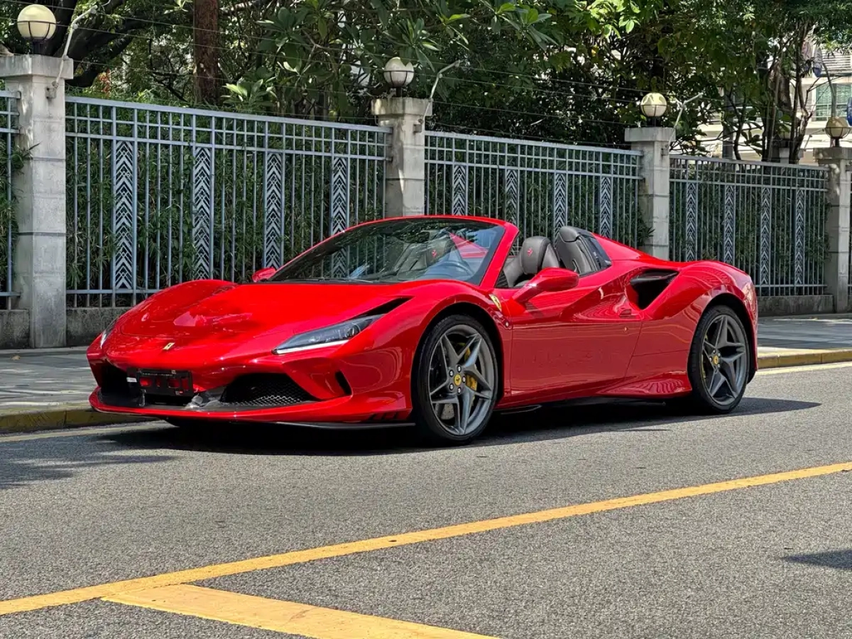 FERRARI F8