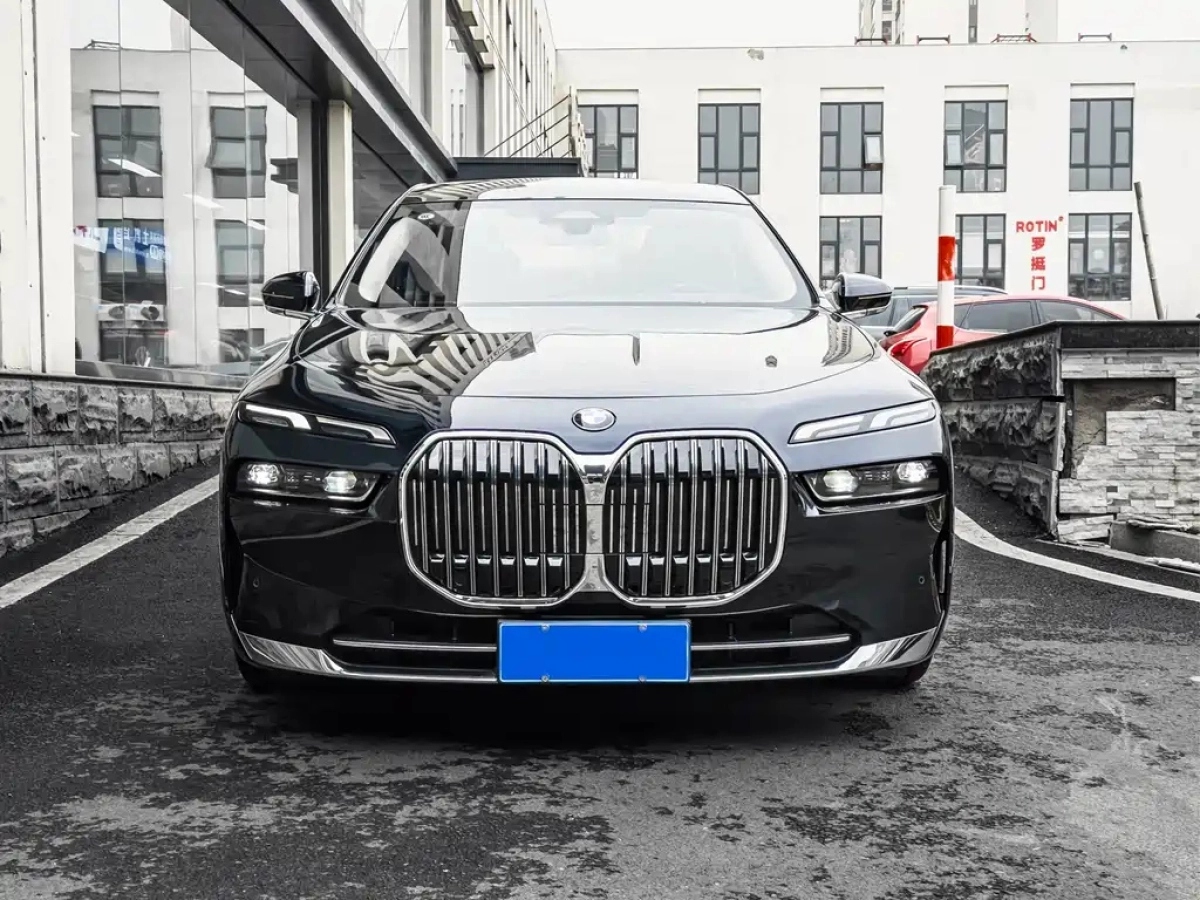 BMW 7-SERIES