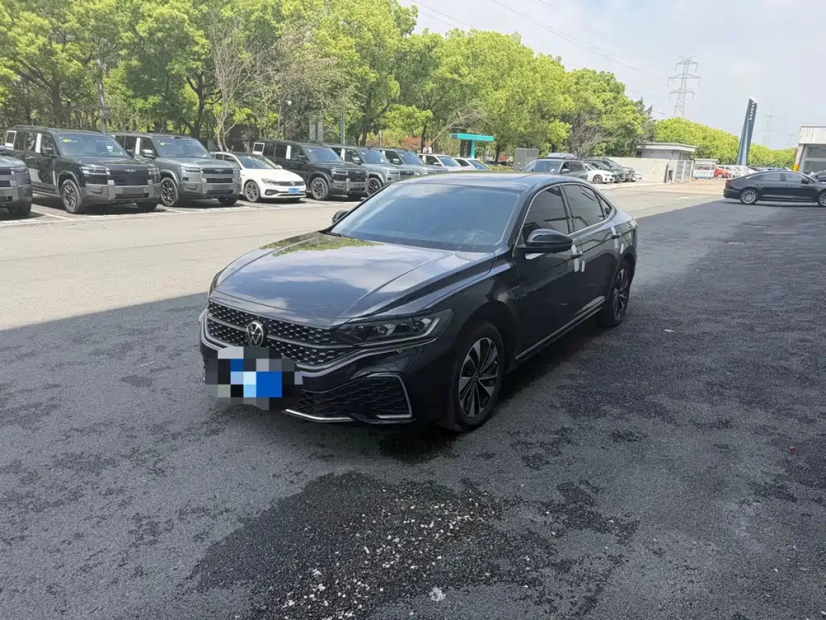 VOLKSWAGEN PASSAT  2022