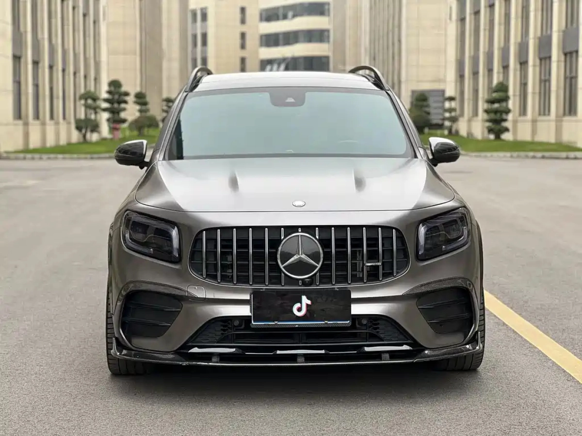 MERCEDES-BENZ GLB AMG