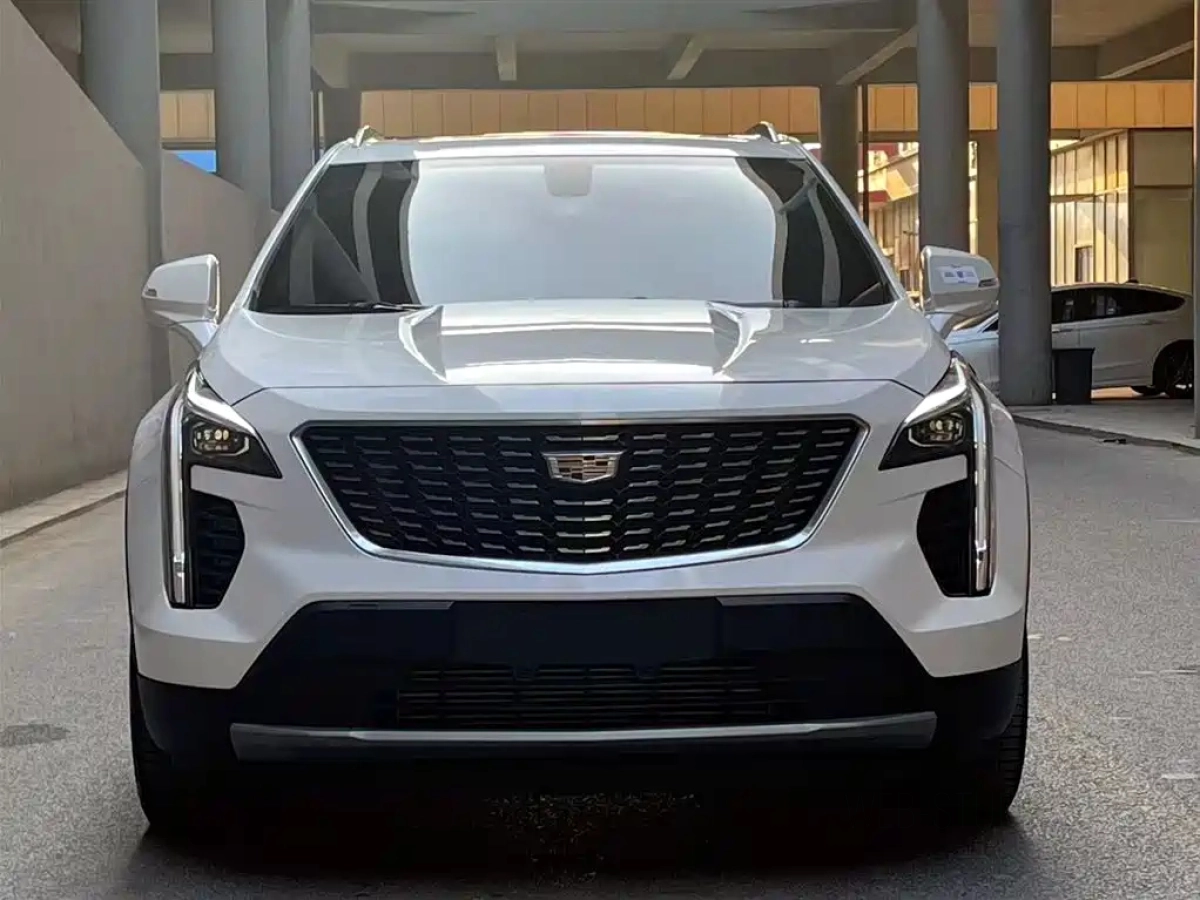 CADILLAC XT4