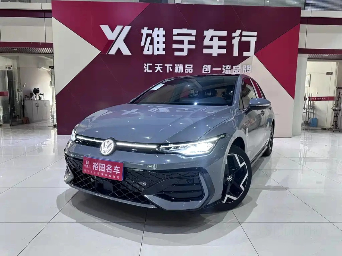 VOLKSWAGEN GOLF  2025