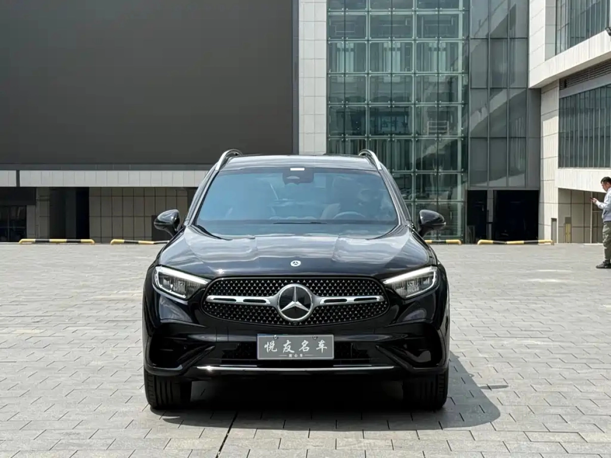 MERCEDES-BENZ GLC