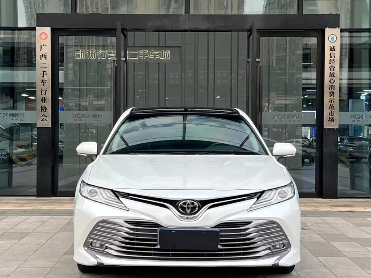 TOYOTA CAMRY