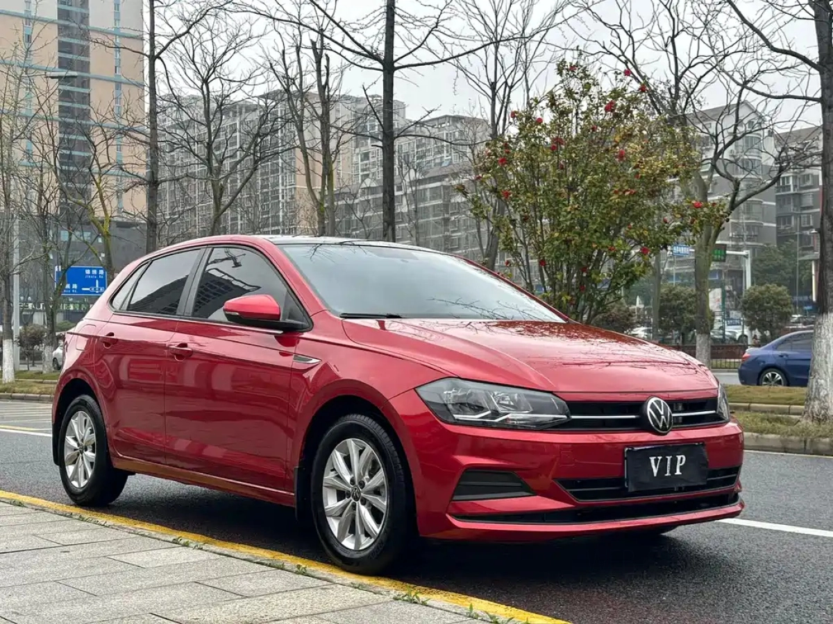 VOLKSWAGEN POLO