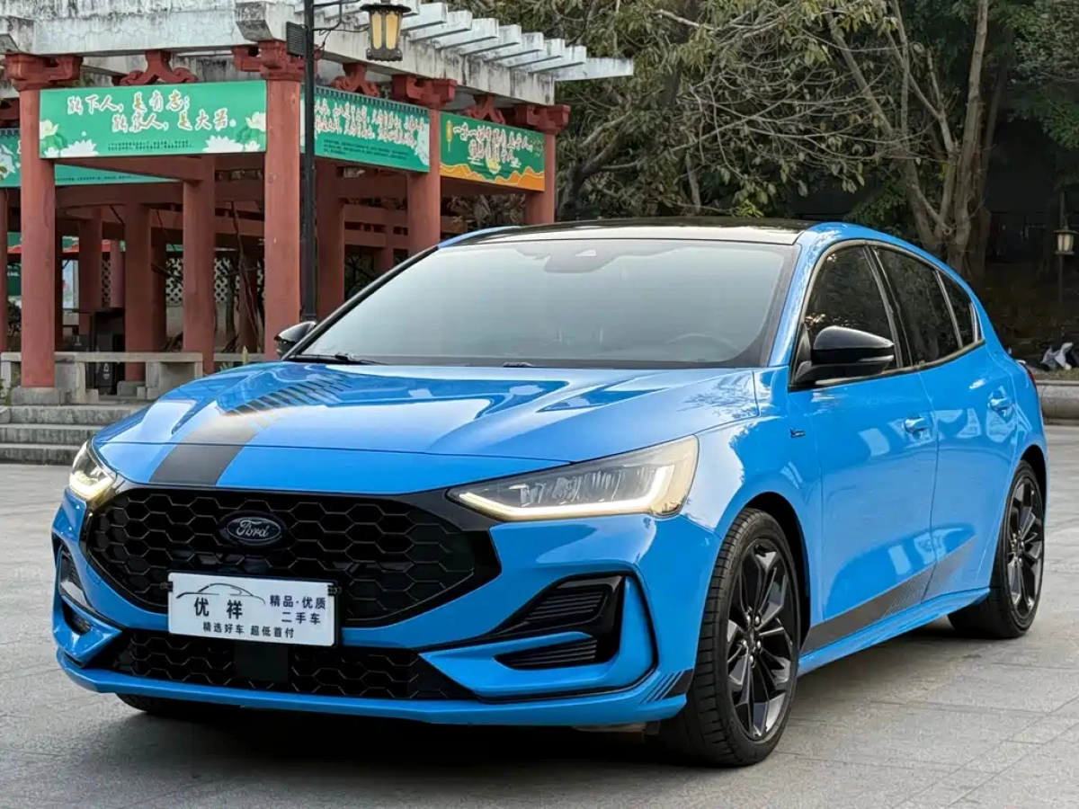 FORD FOCUS  2022