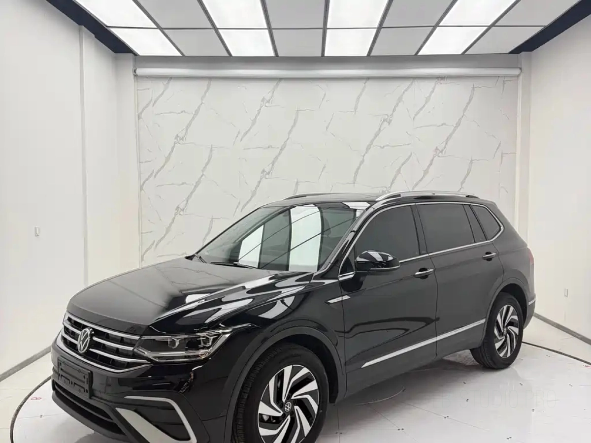 VOLKSWAGEN TIGUAN L  2023