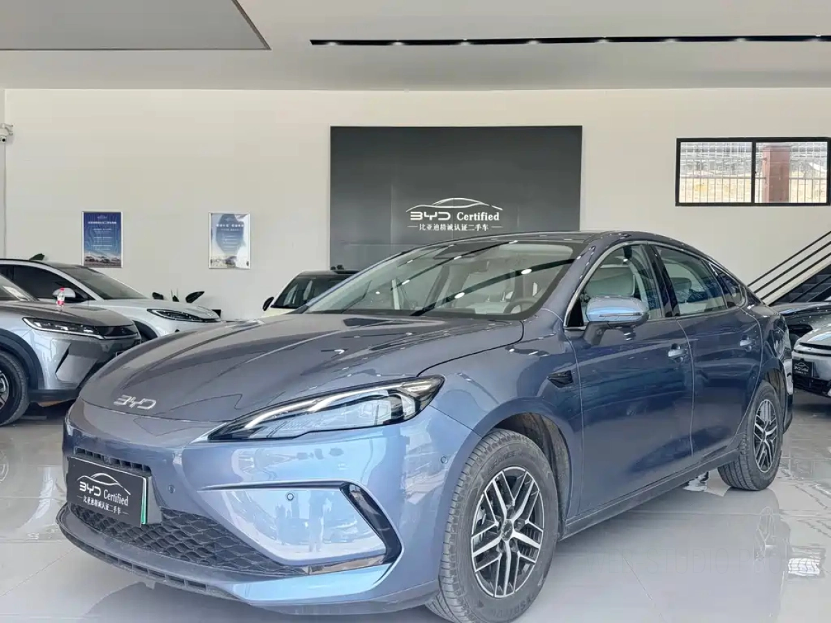 BYD SEAL 05 DM-I  2025