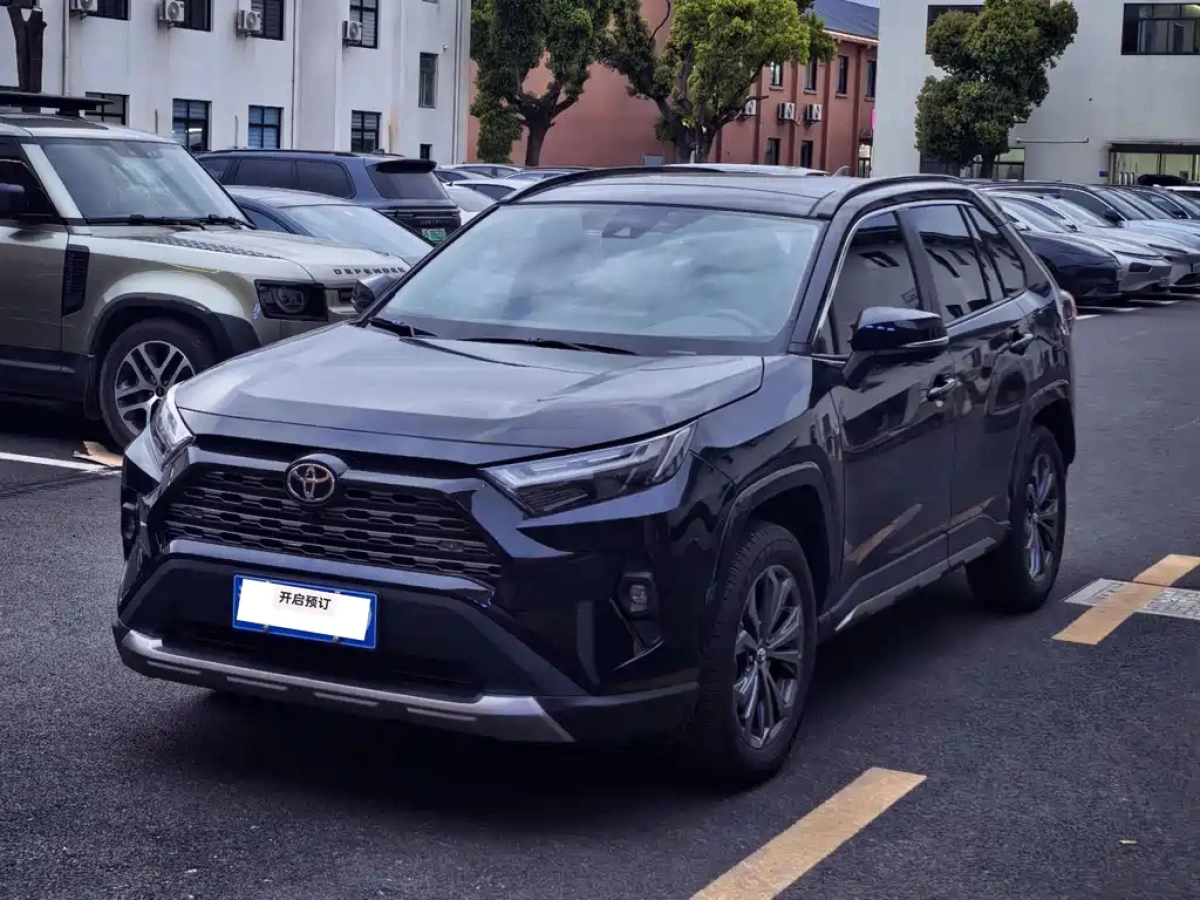 TOYOTA RAV4  2025
