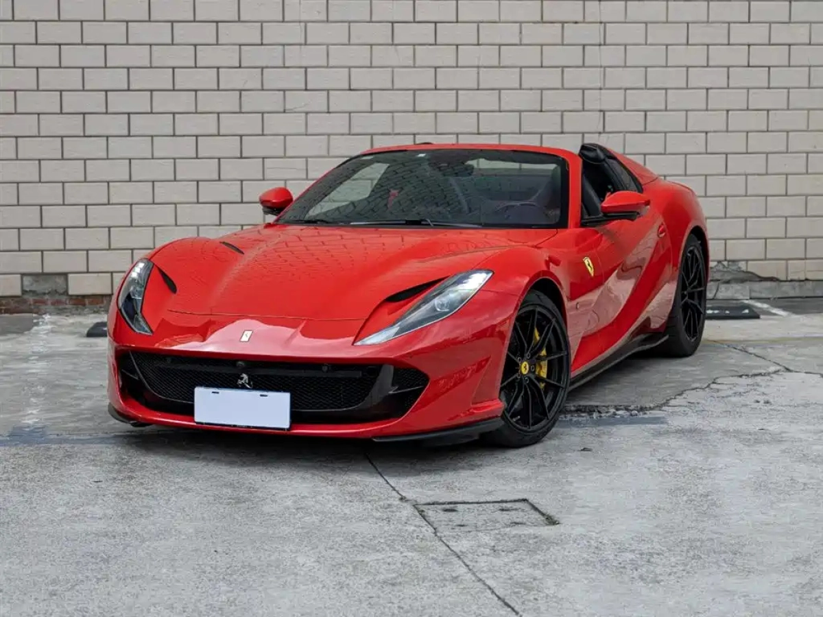 FERRARI 812