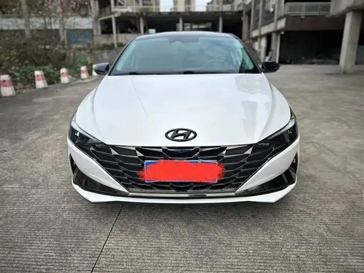 HYUNDAI ELANTRA