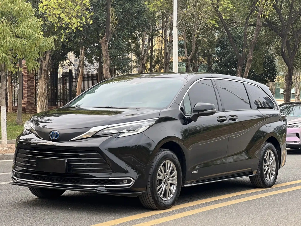 TOYOTA SIENNA  2023